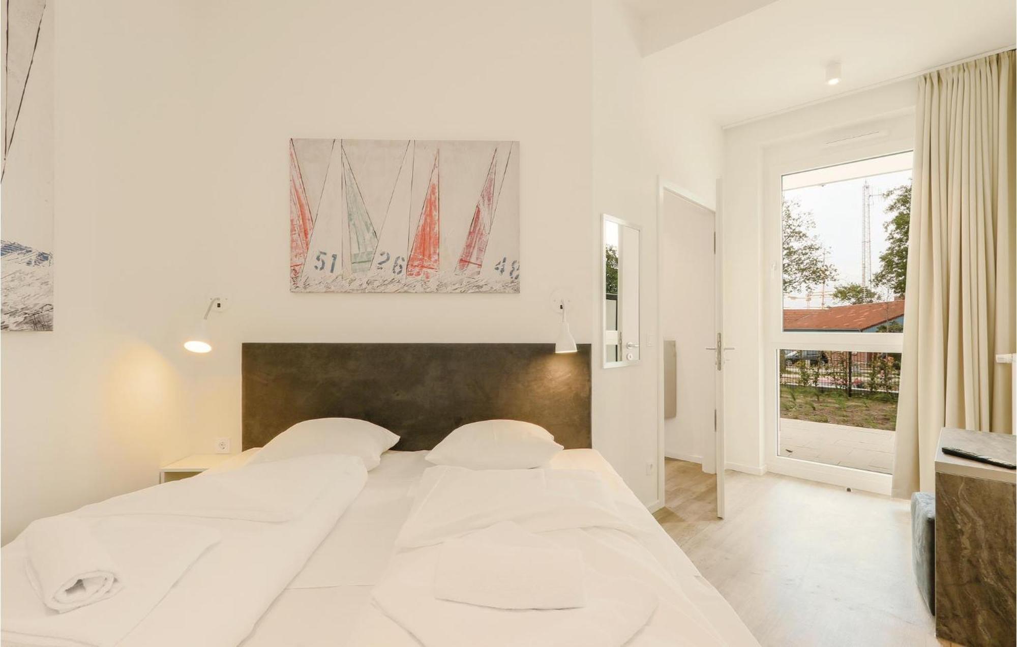 2 Bedroom Cozy Apartment In Luebeck Travemuende Eksteriør billede