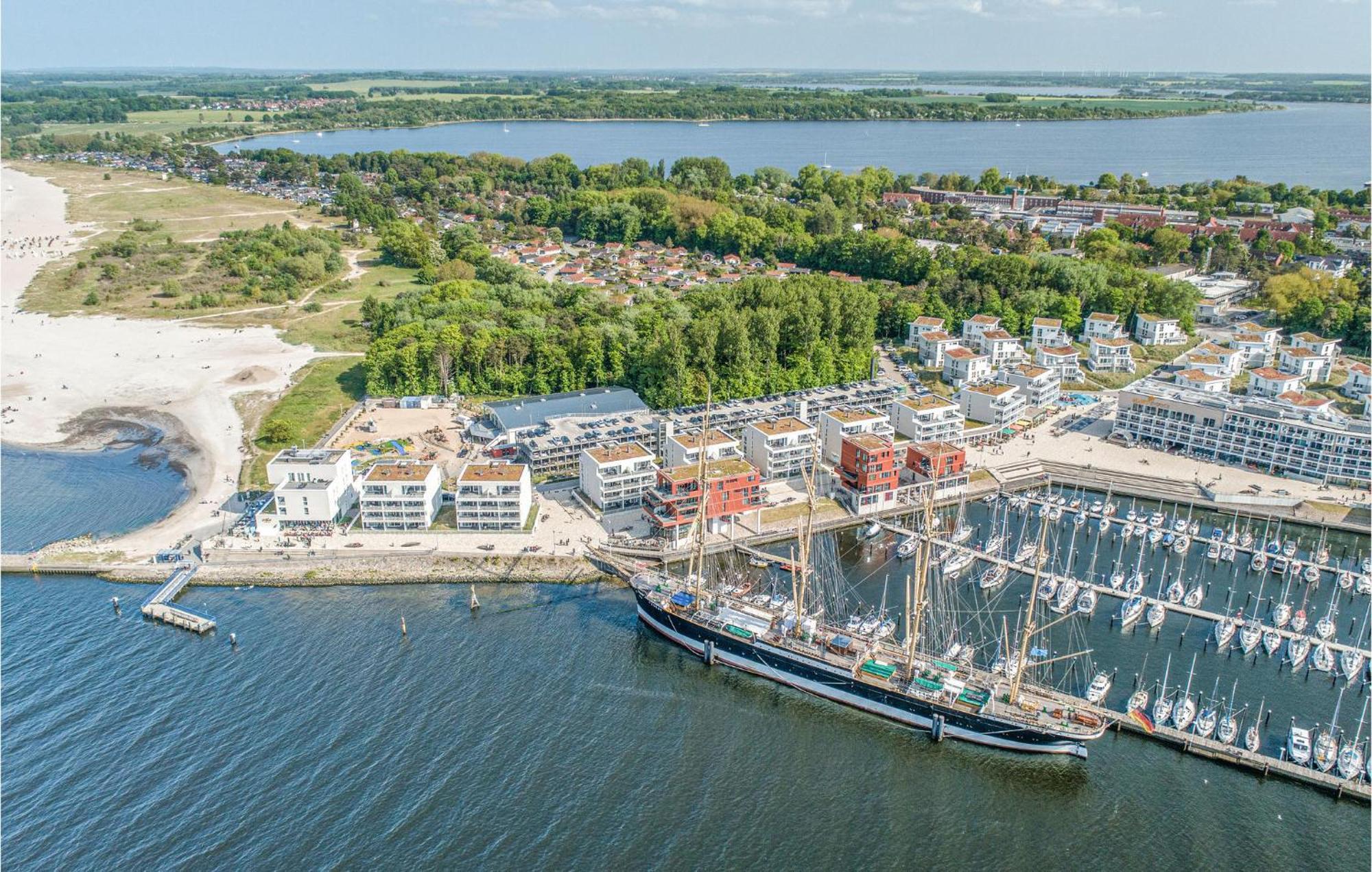 2 Bedroom Cozy Apartment In Luebeck Travemuende Eksteriør billede